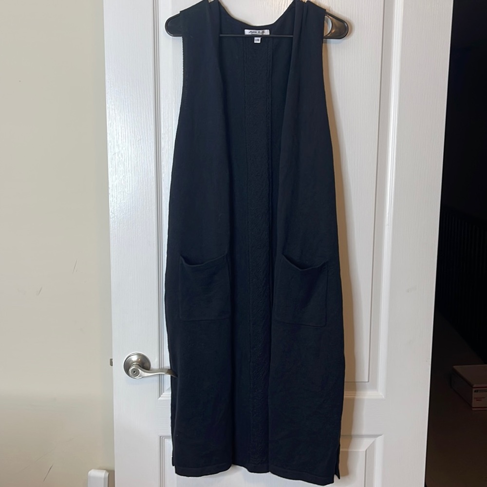 Anna & Ava Gameday Long Open Cardigan Sweater Vest Black Large / XL